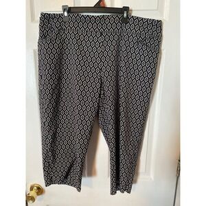 Terra & Sky Womens 1X 16W-18W Black White Geometric Diamond Print Capri Pants